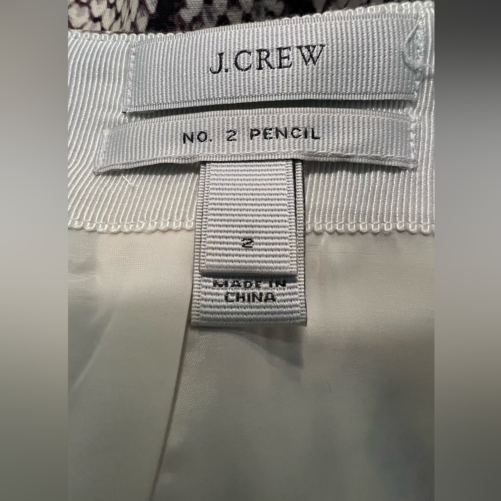 J. Crew No. 2 Pencil Wool Silk Skirt Women's 2 Ivory/Black Snake Print size 2 - Picture 10 of 11